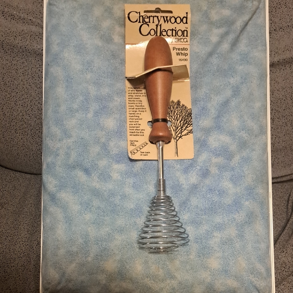 NWT Vintage Cherrywood Collection by EKCO Presto Whip